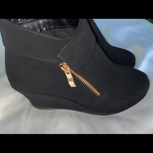 Cute Black Booties Size 1